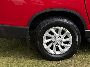 Used 2023 Ssangyong Musso Saracen Red - Interior and Exterior details 8