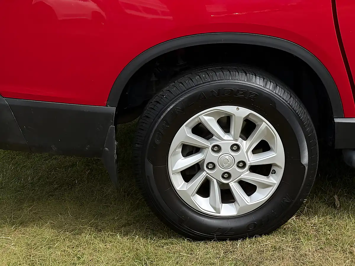 Used 2023 Ssangyong Musso Saracen Red - Interior and Exterior details 8