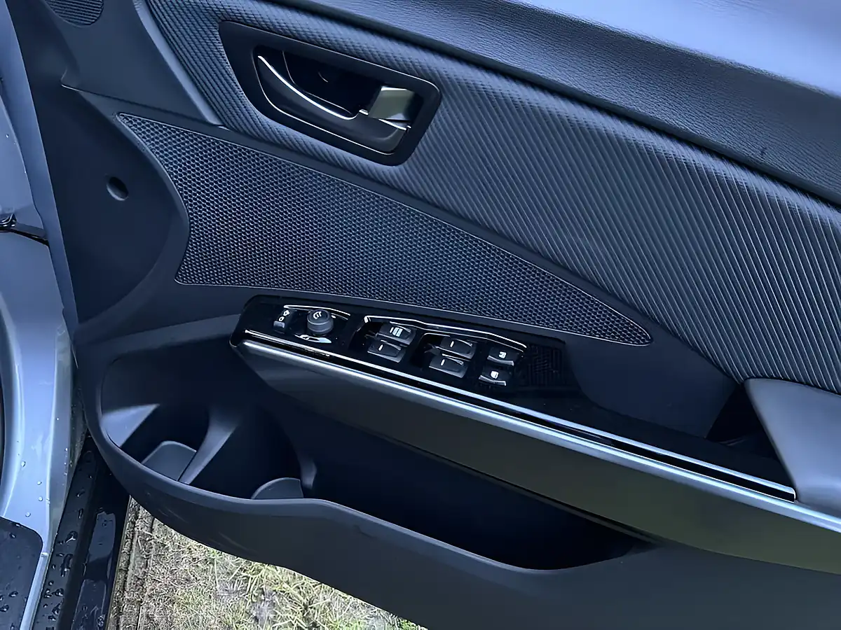 Used 2023 Ssangyong Tivoli Ultimate Silver - Interior and Exterior details 12