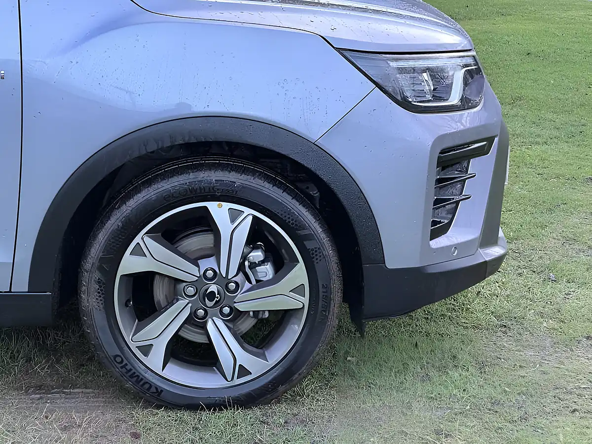 Used 2023 Ssangyong Tivoli Ultimate Silver - Interior and Exterior details 8