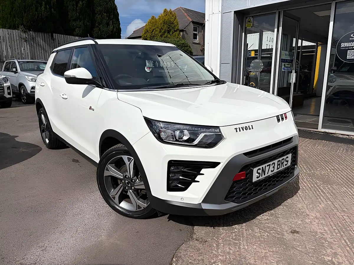 Used 2023 Ssangyong Tivoli Ultimate White - Front View