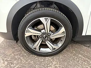 Used 2023 Ssangyong Tivoli Ultimate White - Interior and Exterior details 3