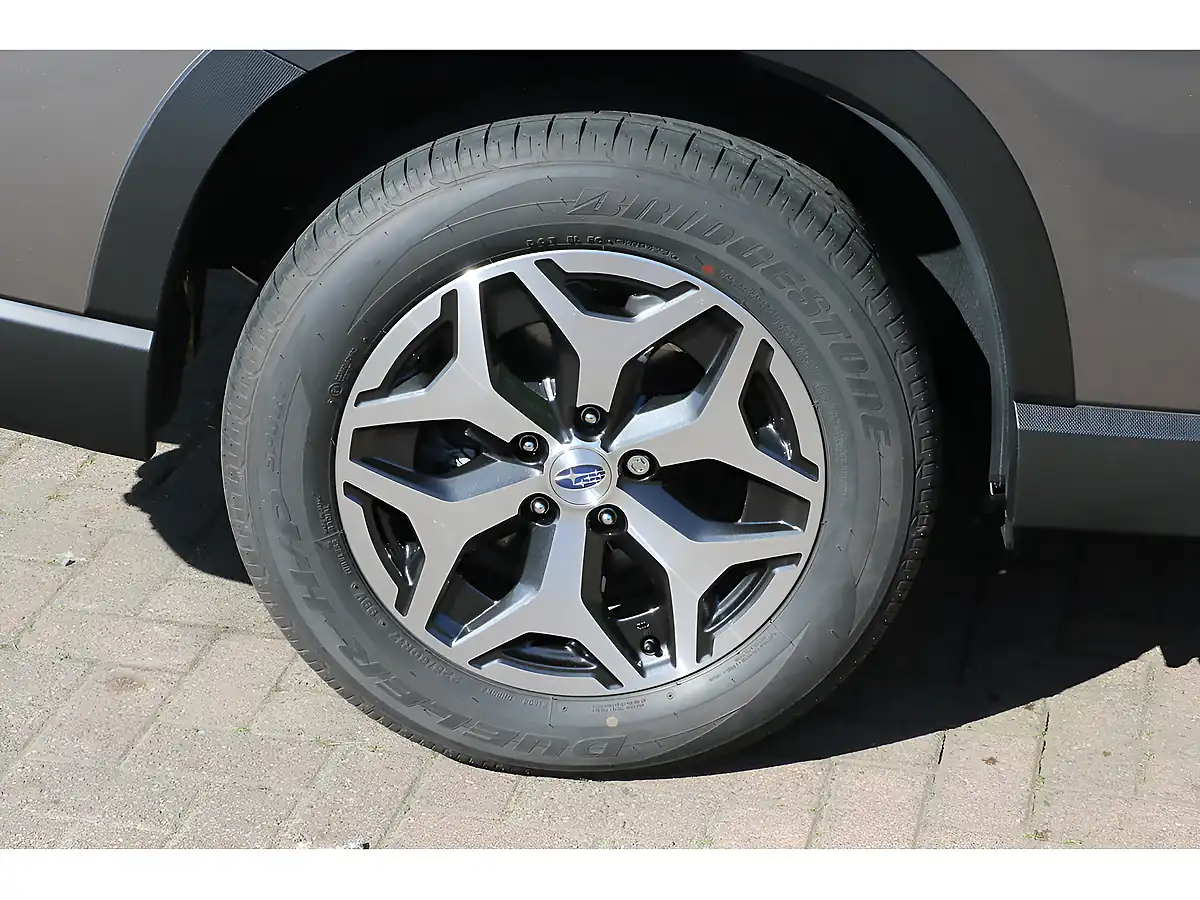 Used 2023 Subaru Forester Xe Gold - Interior and Exterior details 15