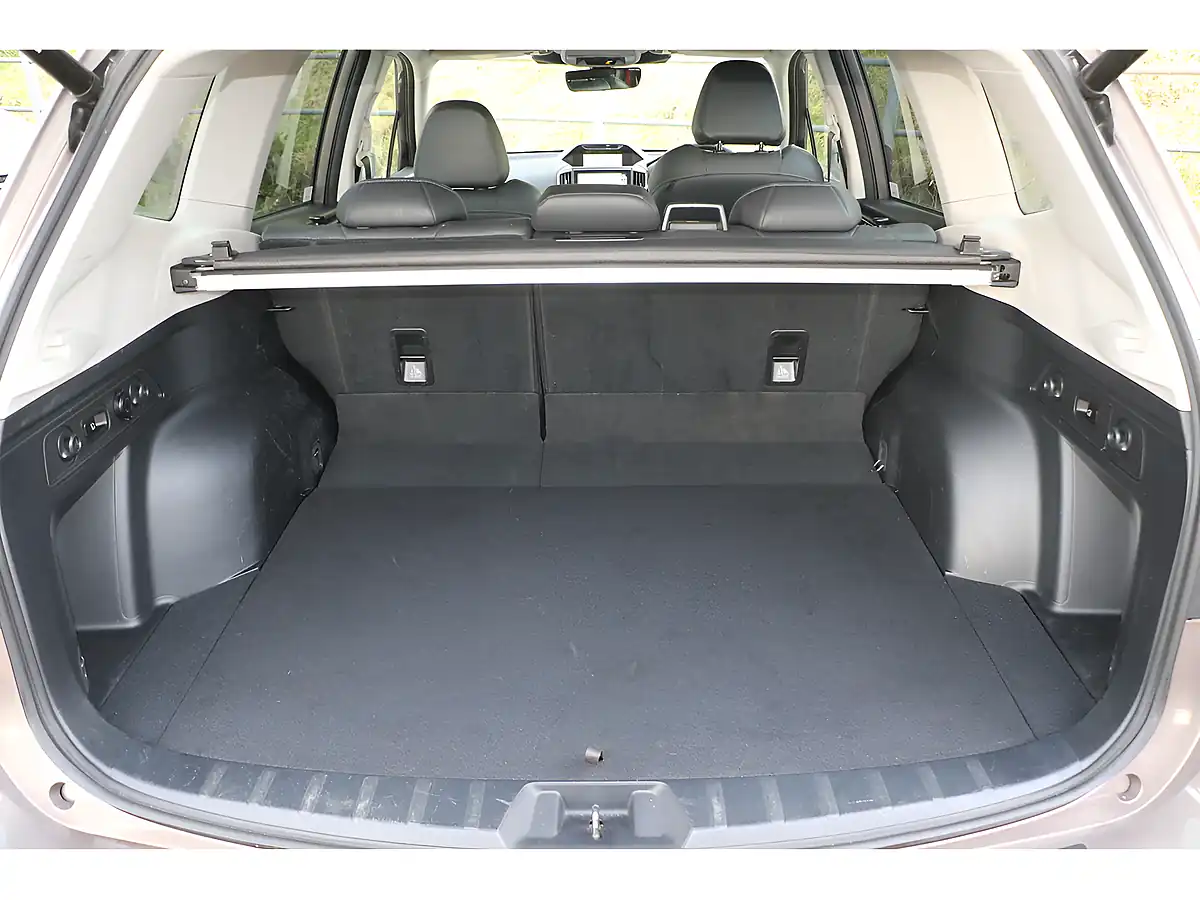 Used 2023 Subaru Forester Xe Premium Brilliant Bronze - Interior and Exterior details 14