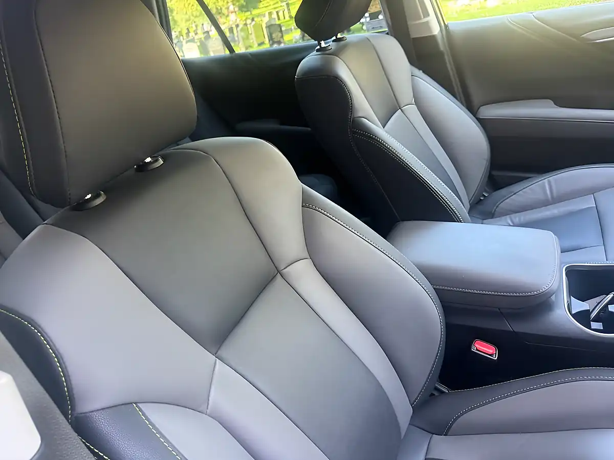 Used 2023 Subaru Outback Field Blue - Interior and Exterior details 5