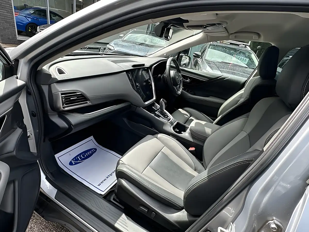 Used 2023 Subaru Outback Field Silver - Interior and Exterior details 10