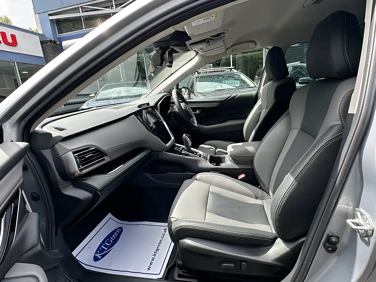 Used 2023 Subaru Outback Field Silver - Interior and Exterior details 11