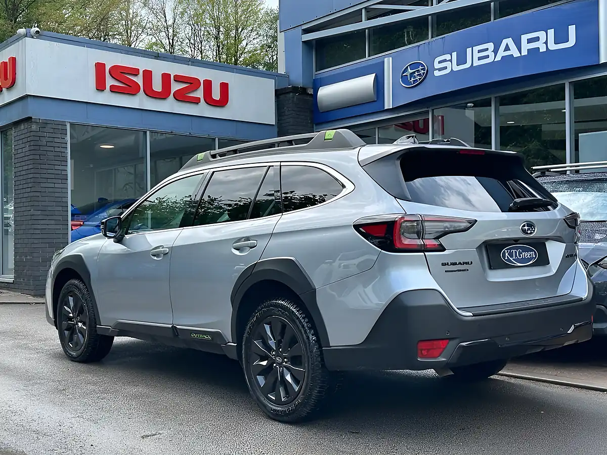Used 2023 Subaru Outback Field Silver - Interior and Exterior details 3