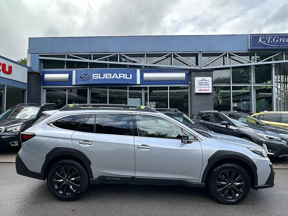 Used 2023 Subaru Outback Field Silver - Interior and Exterior details 5