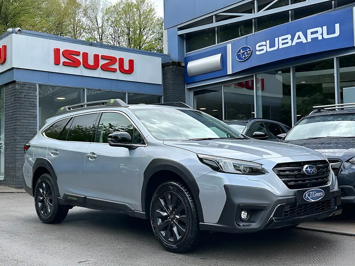 Used 2023 Subaru Outback Field Silver - Interior and Exterior details 6