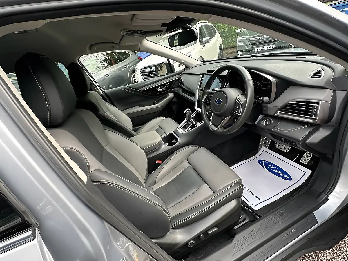Used 2023 Subaru Outback Field Silver - Interior and Exterior details 8