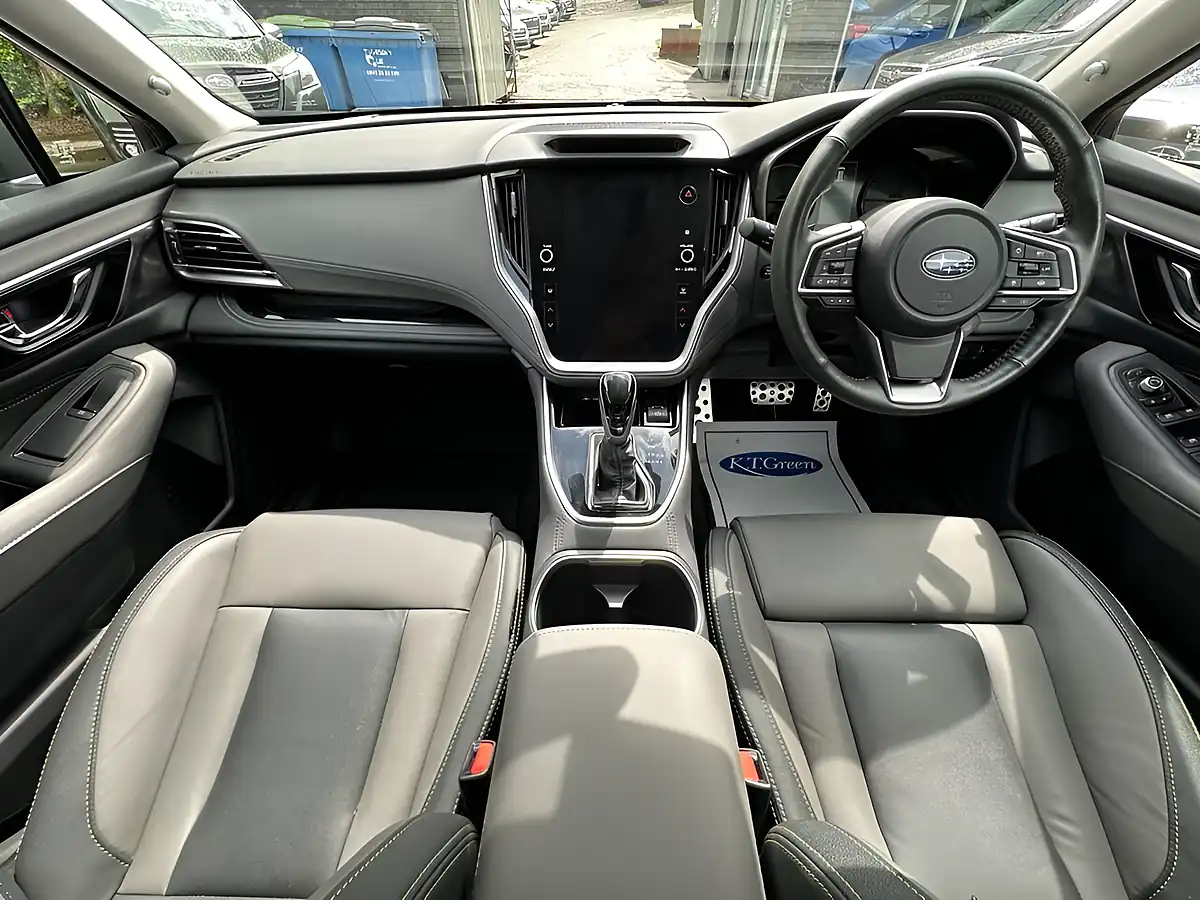 Used 2023 Subaru Outback Field Silver - Interior and Exterior details 9