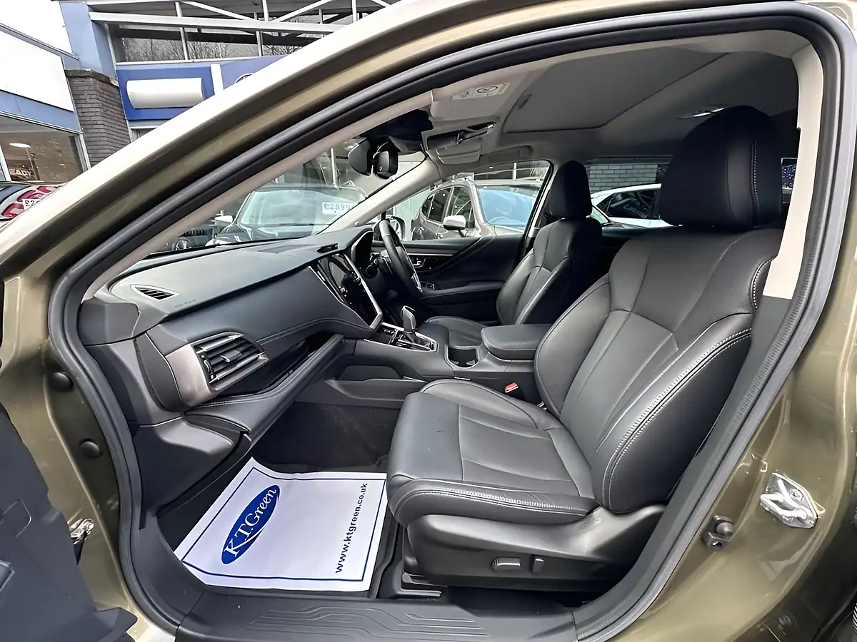 Used 2023 Subaru Outback Touring Autumn Green - Interior and Exterior details 11