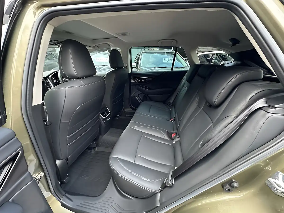 Used 2023 Subaru Outback Touring Autumn Green - Interior and Exterior details 12