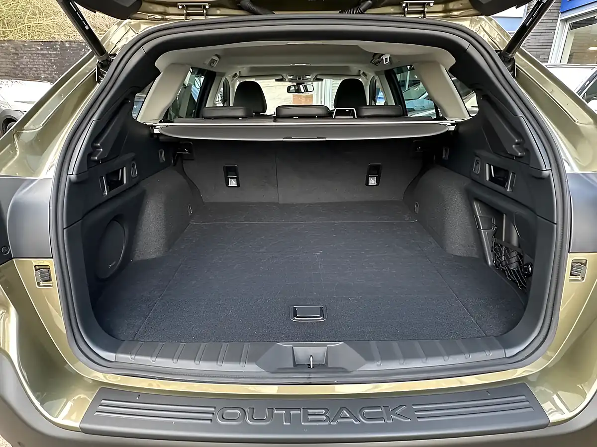 Used 2023 Subaru Outback Touring Autumn Green - Interior and Exterior details 13
