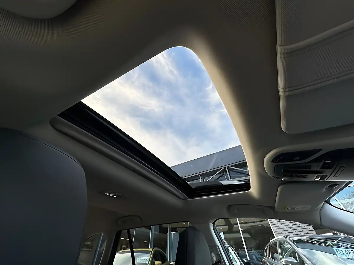 Used 2023 Subaru Outback Touring Autumn Green - Interior and Exterior details 19