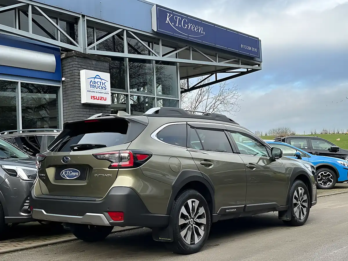 Used 2023 Subaru Outback Touring Autumn Green - Interior and Exterior details 4