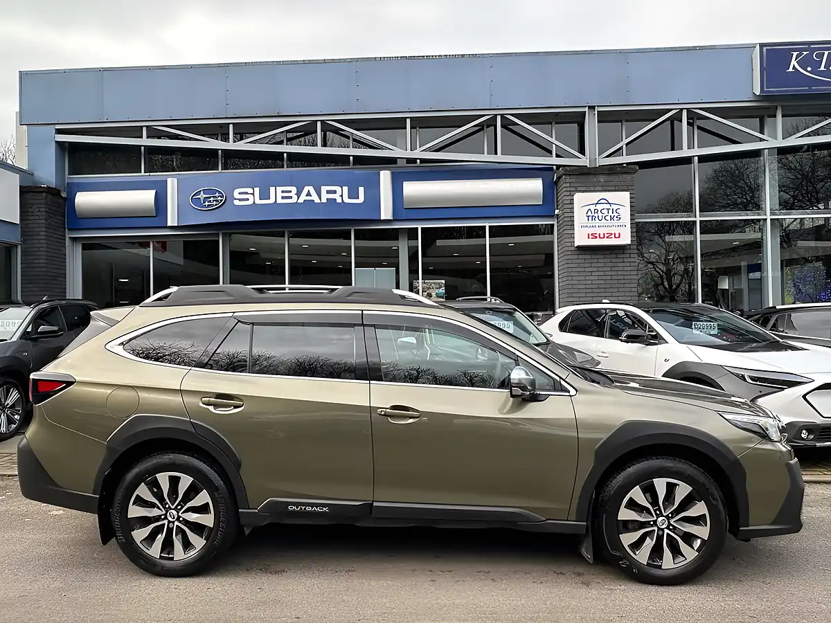 Used 2023 Subaru Outback Touring Autumn Green - Interior and Exterior details 5