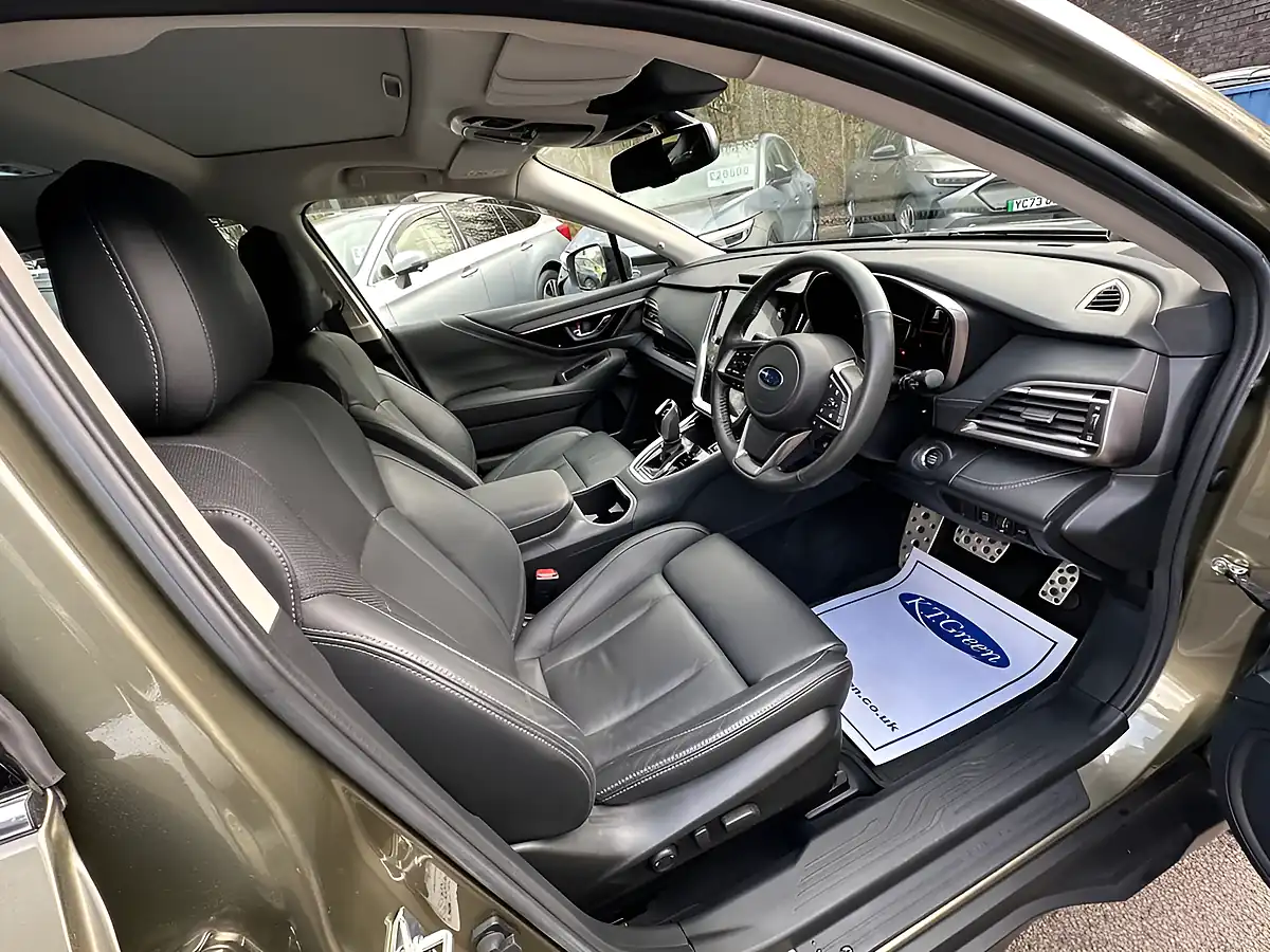Used 2023 Subaru Outback Touring Autumn Green - Interior and Exterior details 8