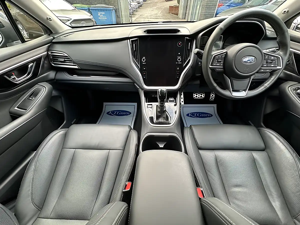 Used 2023 Subaru Outback Touring Autumn Green - Interior and Exterior details 9