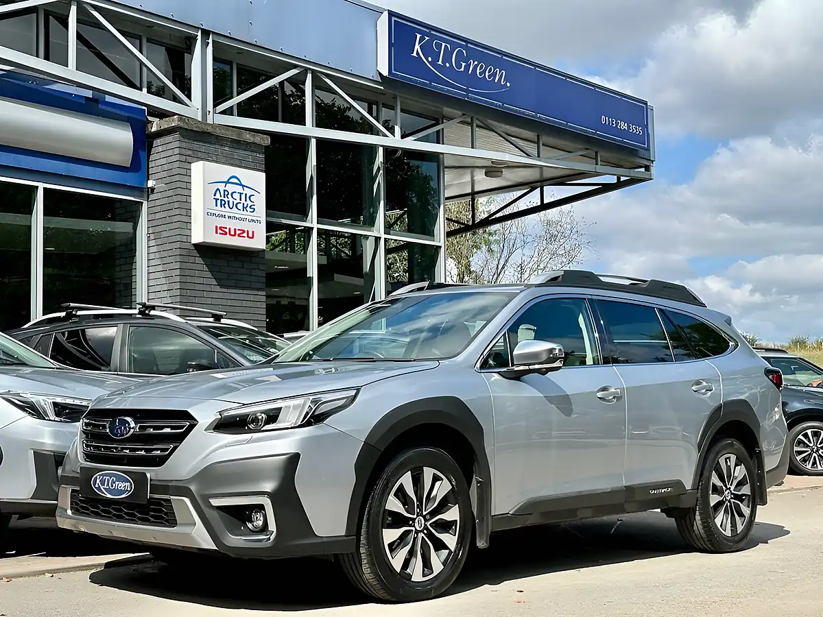 Used 2023 Subaru Outback Touring Silver - Front View