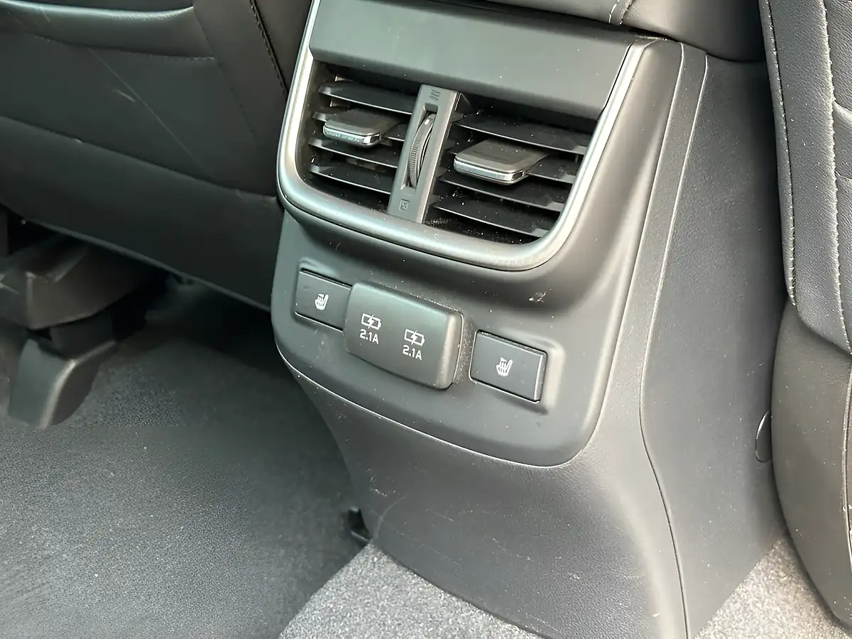 Used 2023 Subaru Outback Touring Silver - Interior and Exterior details 11