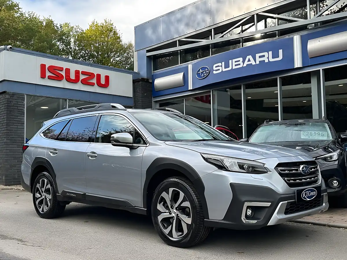Used 2023 Subaru Outback Touring Silver - Interior and Exterior details 6