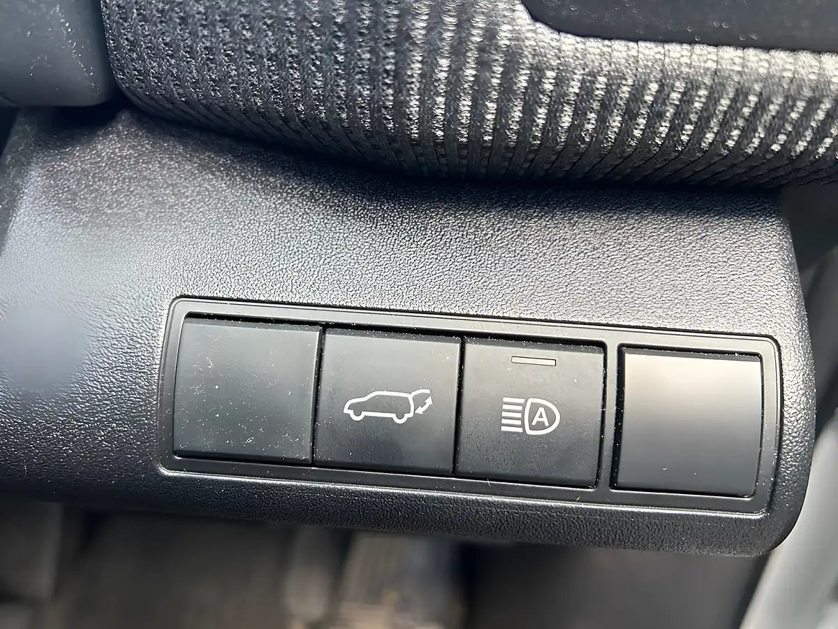 Used 2023 Subaru Solterra Touring White - Interior and Exterior details 3