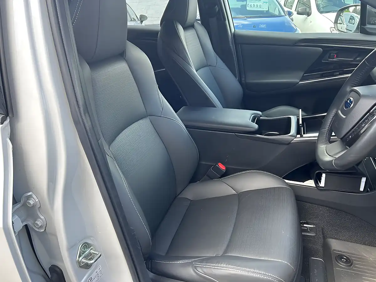 Used 2023 Subaru Solterra Touring White - Interior and Exterior details 4