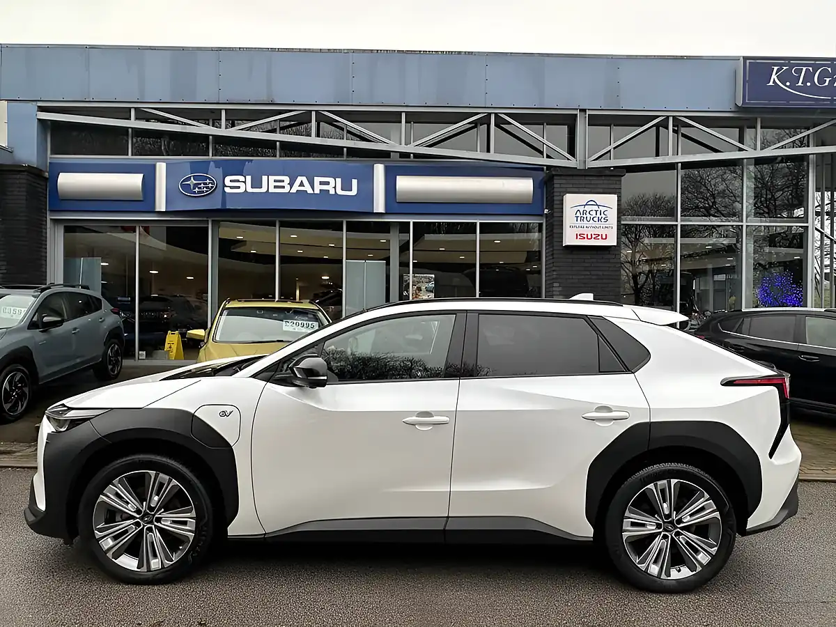 Used 2023 Subaru Solterra Touring White - Interior and Exterior details 2