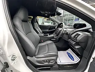 Used 2023 Subaru Solterra Touring White - Interior and Exterior details 7