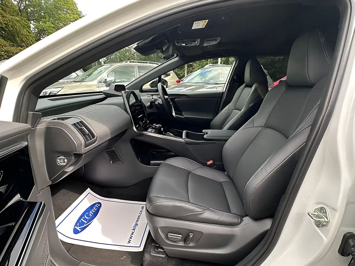 Used 2023 Subaru Solterra Touring White - Interior and Exterior details 10