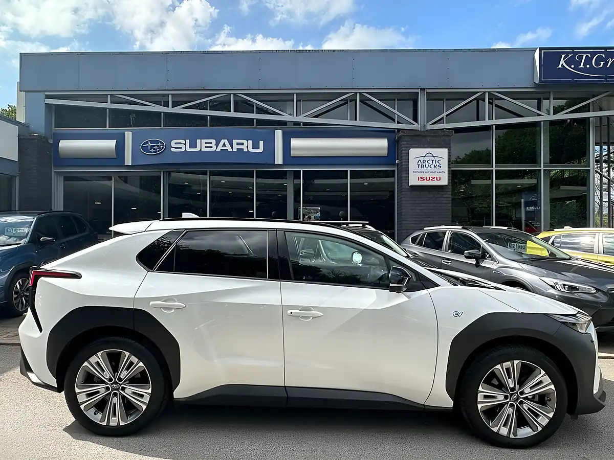 Used 2023 Subaru Solterra Touring White - Interior and Exterior details 5