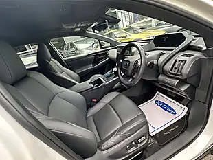 Used 2023 Subaru Solterra Touring White - Interior and Exterior details 8