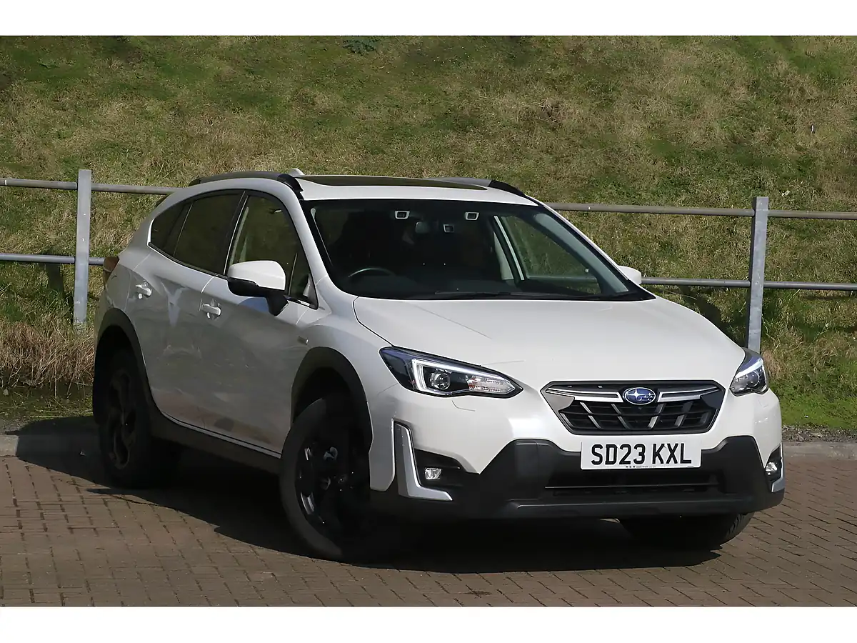 Used 2023 Subaru Xv Se Premium Crystal White - Front View