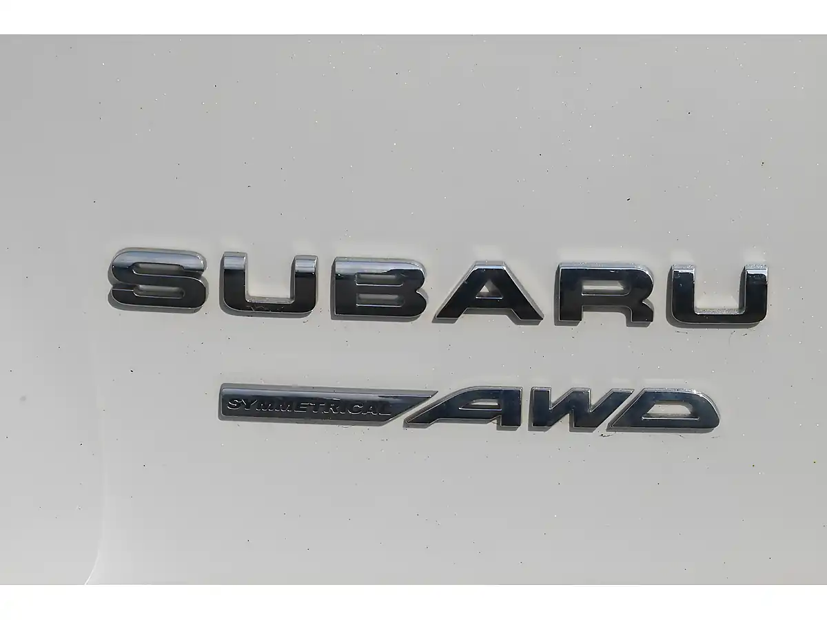 Used 2023 Subaru Xv Se Premium Crystal White - Interior and Exterior details 7