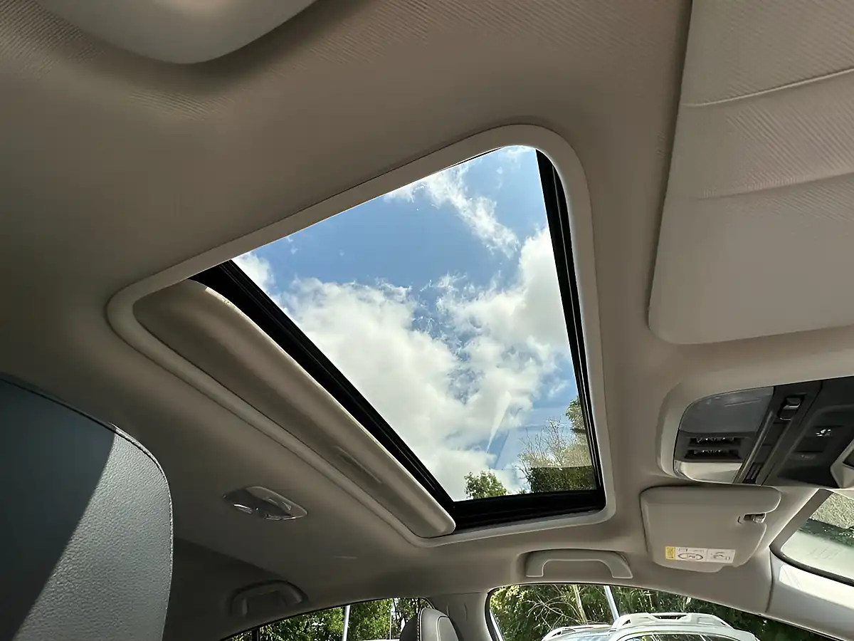 Used 2023 Subaru Xv Se Premium Ice Silver - Interior and Exterior details 15