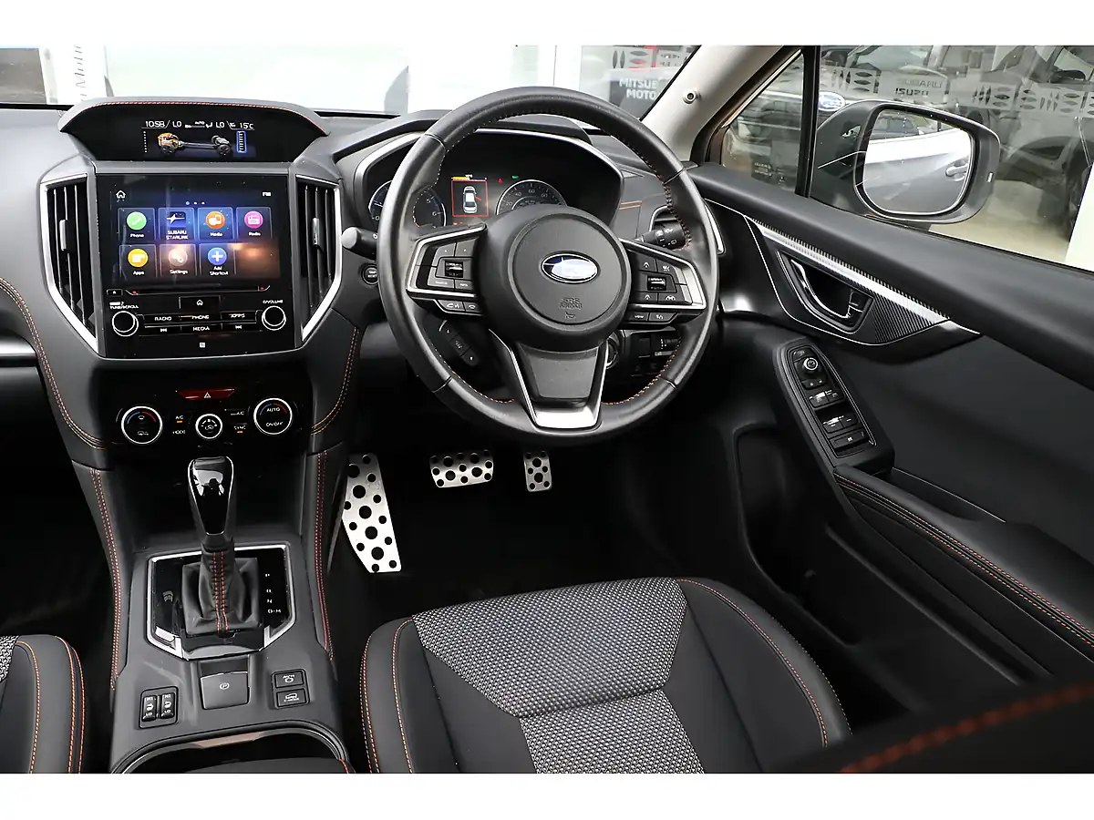 Used 2023 Subaru Xv Se Silver - Interior and Exterior details 10