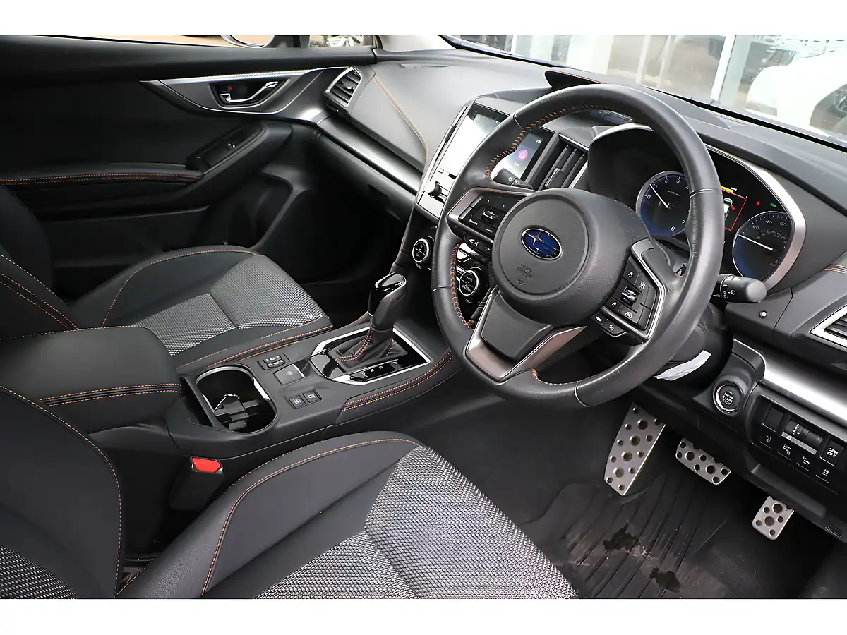 Used 2023 Subaru Xv Se Silver - Interior and Exterior details 6