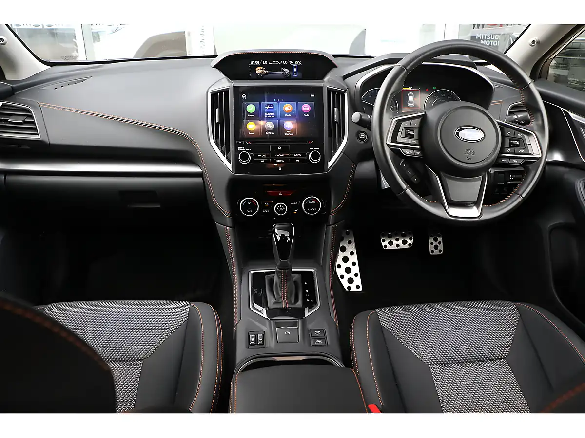 Used 2023 Subaru Xv Se Silver - Interior and Exterior details 9