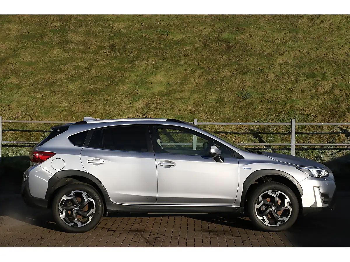 Used 2023 Subaru Xv Se Silver - Interior and Exterior details 3
