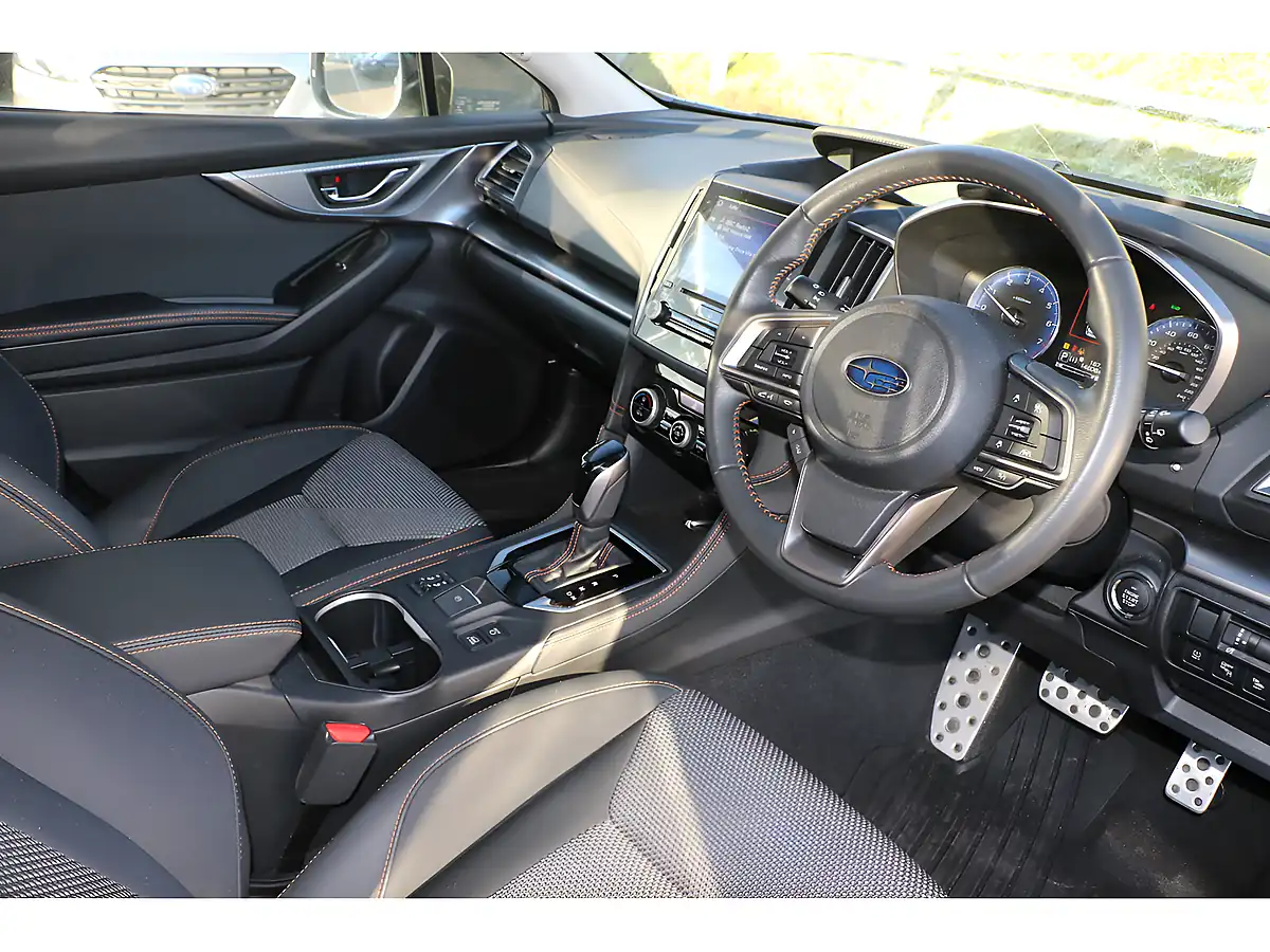 Used 2023 Subaru Xv Se Silver - Interior and Exterior details 6