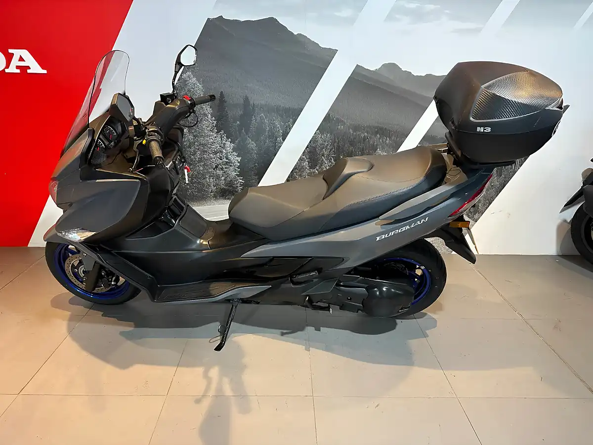 Used 2023 Suzuki Burgman 400 Burgman Grey - Interior and Exterior details 12