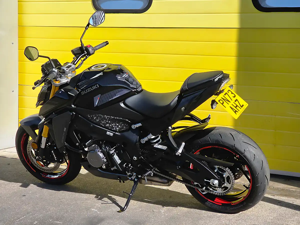 Used 2023 Suzuki GSX-S1000 Black - Interior and Exterior details 11