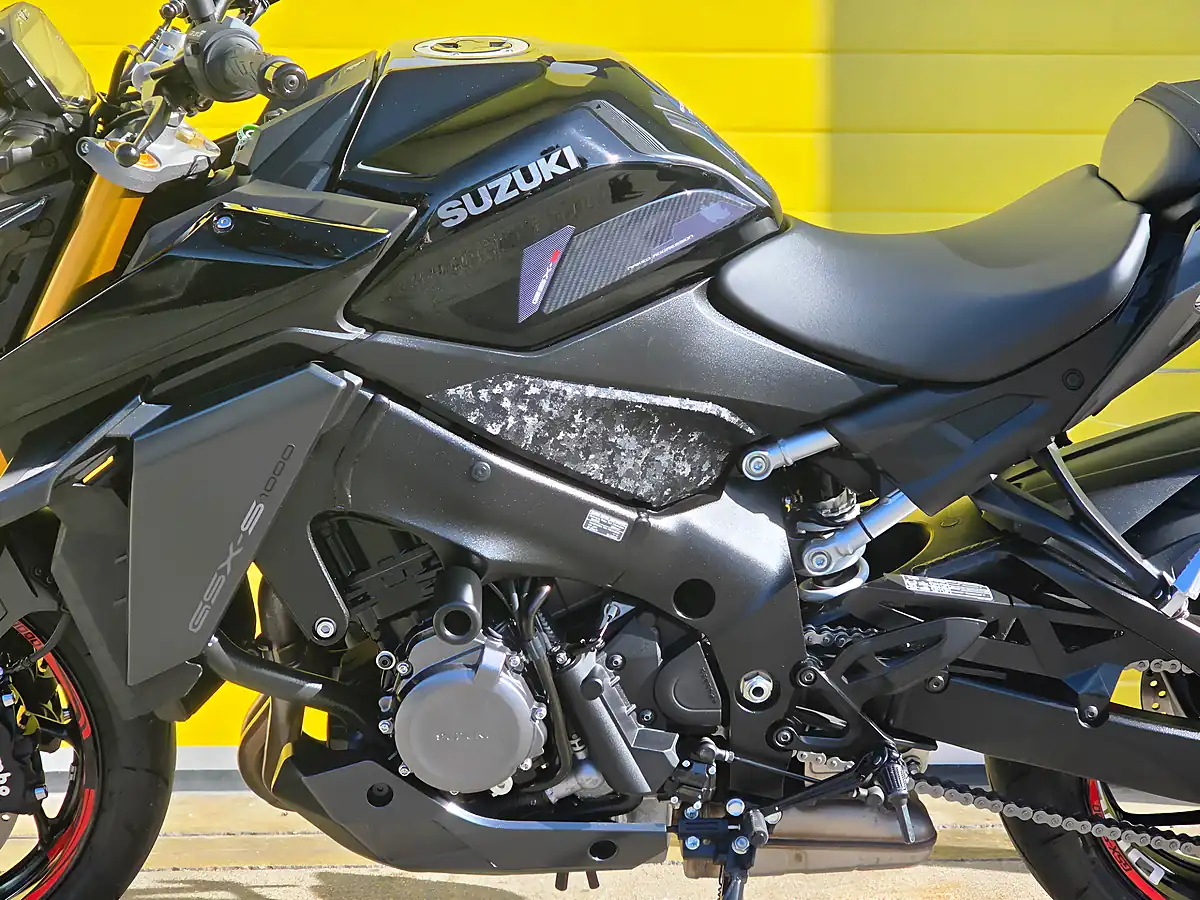 Used 2023 Suzuki GSX-S1000 Black - Interior and Exterior details 14
