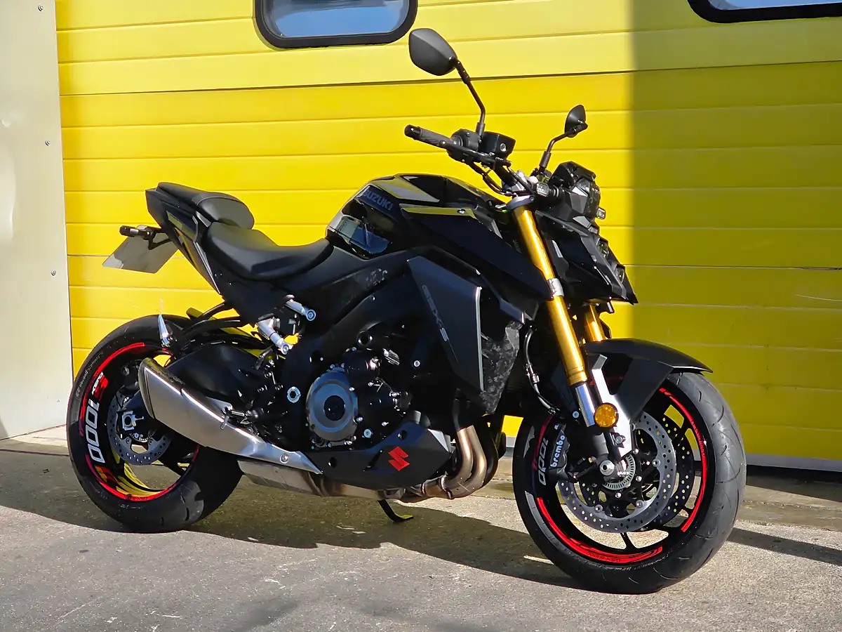 Used 2023 Suzuki GSX-S1000 Black - Interior and Exterior details 3