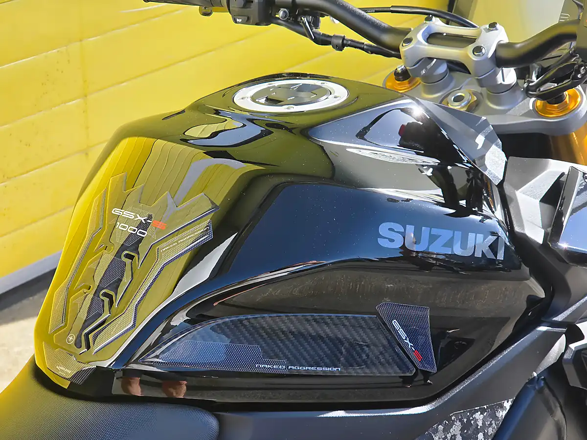 Used 2023 Suzuki GSX-S1000 Black - Interior and Exterior details 8