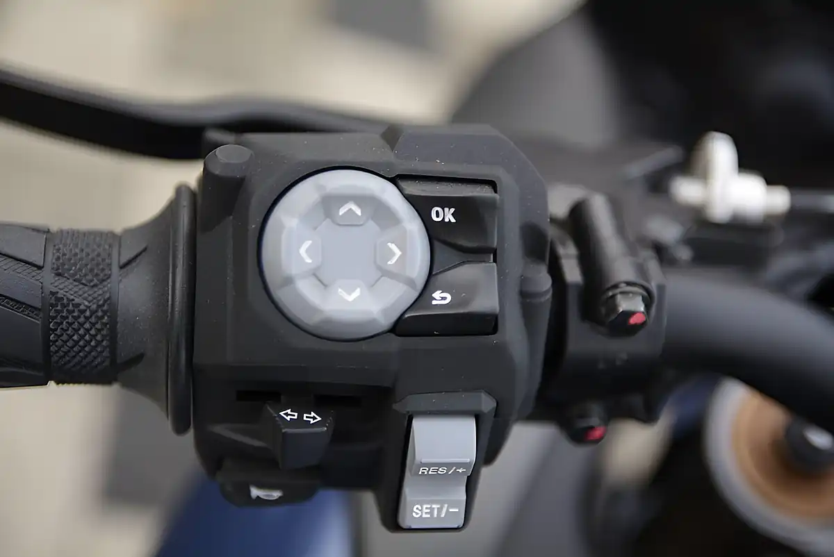 Used 2023 Suzuki GT Blue - Interior and Exterior details 11