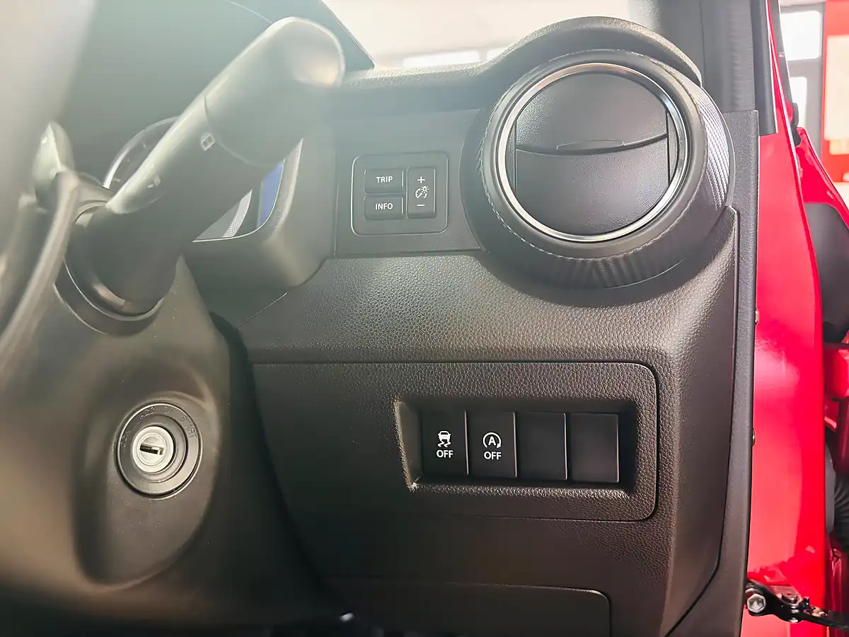 Used 2023 Suzuki Ignis Sz-T Red - Interior and Exterior details 18