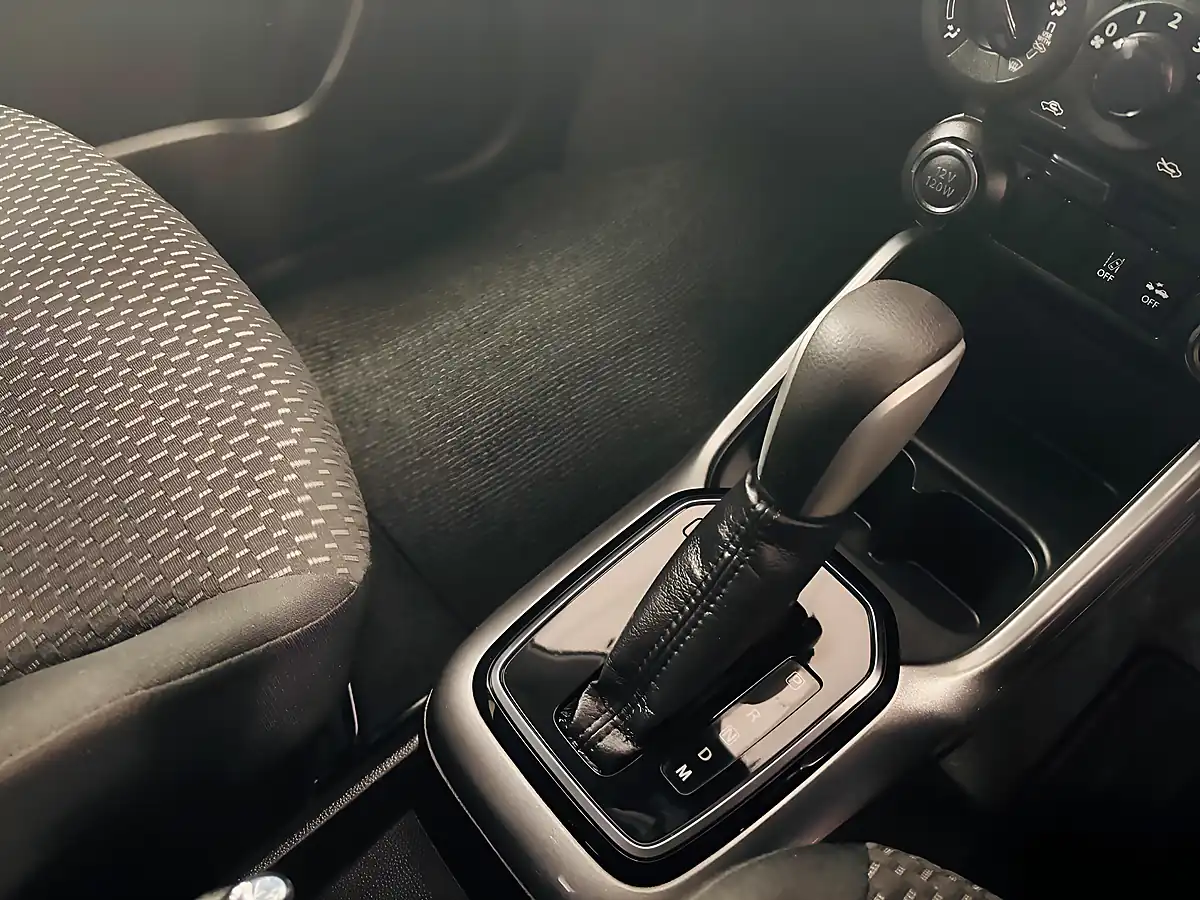 Used 2023 Suzuki Ignis Sz-T Red - Interior and Exterior details 20